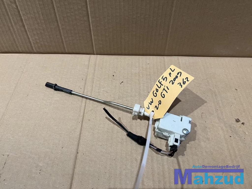 VW GOLF 5 Tankklep vergrendelmotor 2003-2009, Gebruikt, Volkswagen, Volkswagen AG, Berliner Ring 2
38440  Wolfsburg, DE