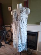 K-design crème met blauwe jurk stenen v halslijn XL, K-design, Verzenden, Wit, Maat 46/48 (XL) of groter