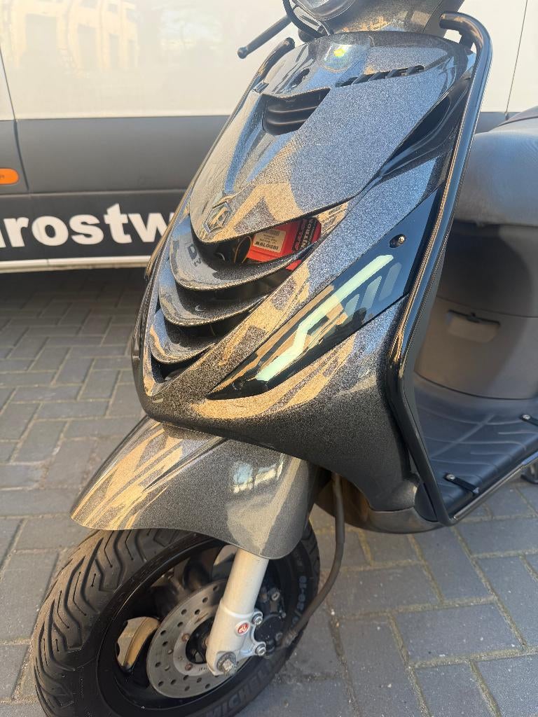 Piaggio zip 2018 | Nieuwstaat | Speciale kleur | Garantie, Maximaal 45 km/u, Zip, Ophalen of Verzenden, Zo goed als nieuw