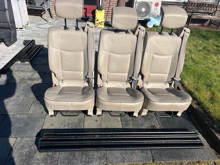 10 Beige leren stoelen plus rails 150€ ps oldtimer camper, Auto-onderdelen, Interieur en Bekleding, Nieuw, Ophalen