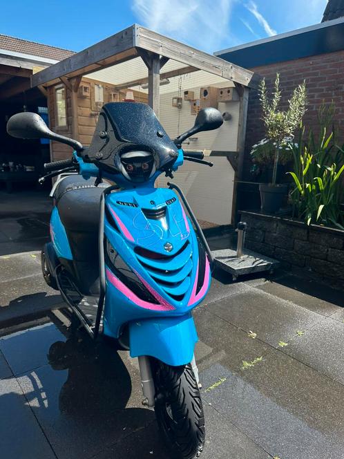 Piaggio Zip 2022 Iget, Fietsen en Brommers, Scooters | Piaggio, Zo goed als nieuw, Zip, Maximaal 45 km/u, Ophalen