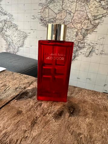 Elizabeth Arden Red Door Eau de Toilette Spray 100ml beschikbaar voor biedingen