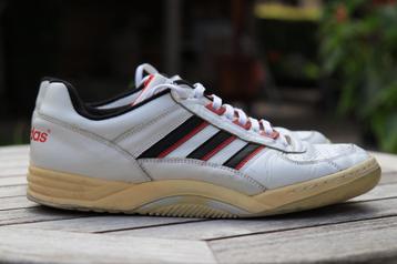 Adidas vintage schoenen jaren 90 beschikbaar voor biedingen