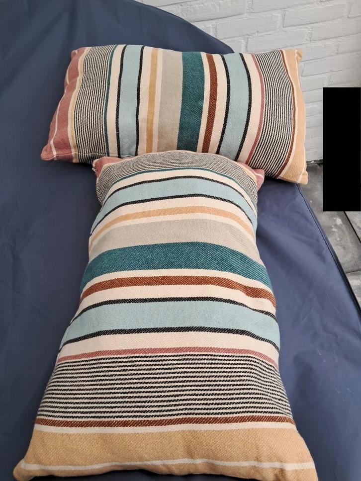2x Sierkussen gestreept 55 x 35 x 15 cm met Rits, Huis en Inrichting, Woonaccessoires | Kussens, Zo goed als nieuw, Overige kleuren