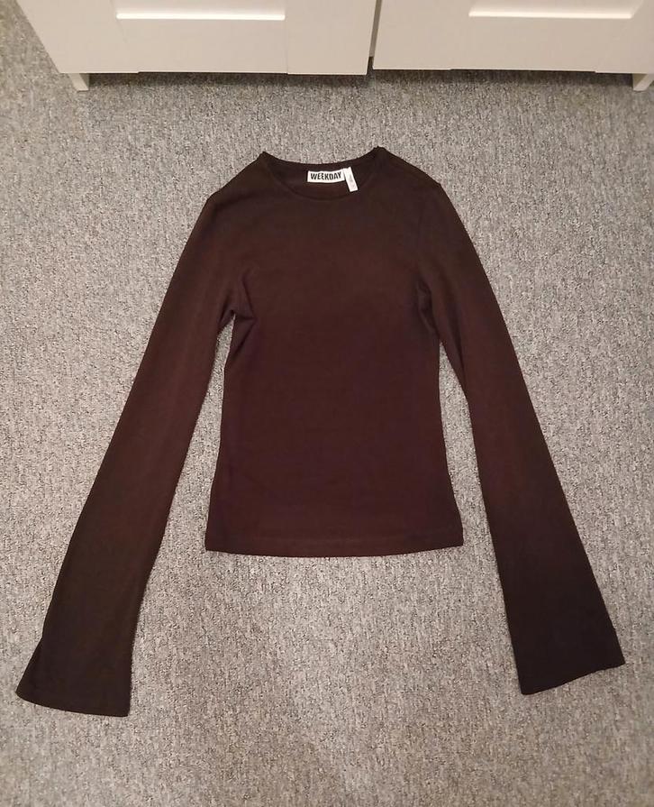 Longsleeve weekday new nieuw, Kleding | Dames, Tops, Nieuw, Maat 34 (XS) of kleiner, Bruin, Lange mouw, Ophalen of Verzenden
