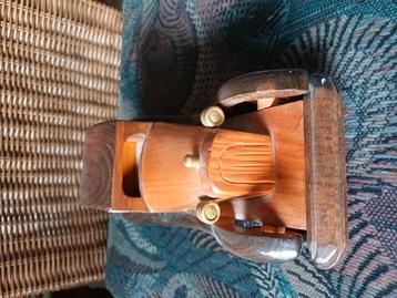Houten auto item j10-03 beschikbaar voor biedingen