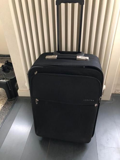 Carlton koffer., Sieraden, Tassen en Uiterlijk, Koffers, Zo goed als nieuw, Zacht kunststof, 60 tot 70 cm, 45 tot 55 cm, Uitschuifbare handgreep