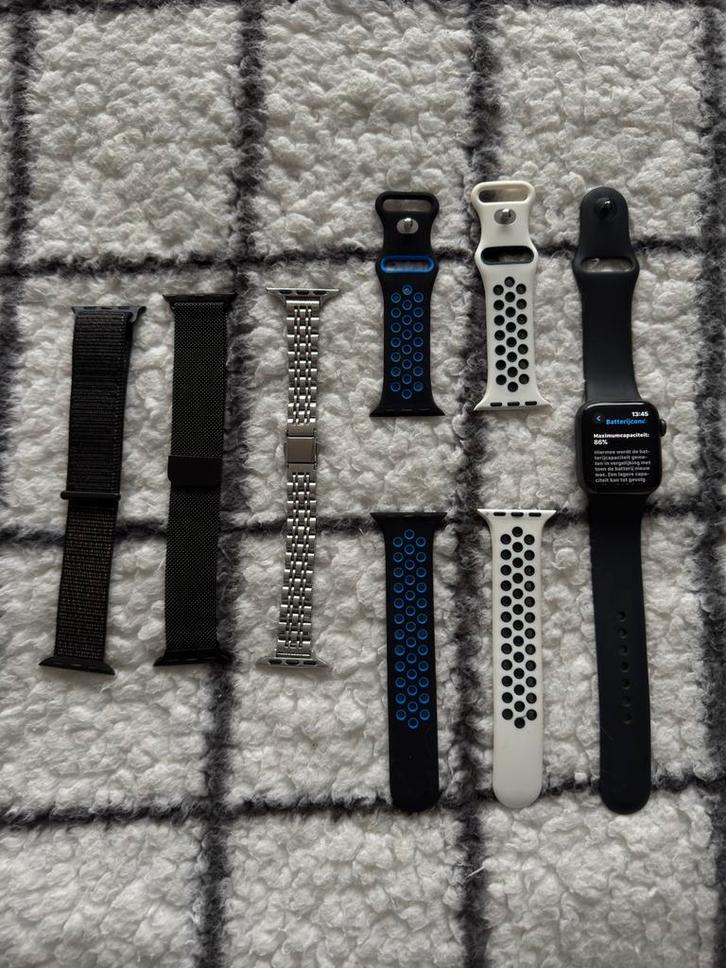 Apple Watch Series 6 GPS 40 mm Space Gray nette staat, Sieraden, Tassen en Uiterlijk, Smartwatches, Zo goed als nieuw, iOS, Zwart