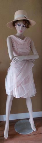 Hele mooie oude etalagepop 180 cm met voetplaat, Ophalen of Verzenden