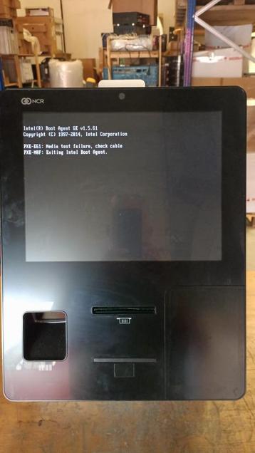 NCR Kiosk, model ss90, 15 inch touchscreen met ingebouwde pc beschikbaar voor biedingen