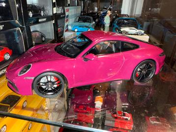 Porsche 911 992 minichamps gts beschikbaar voor biedingen