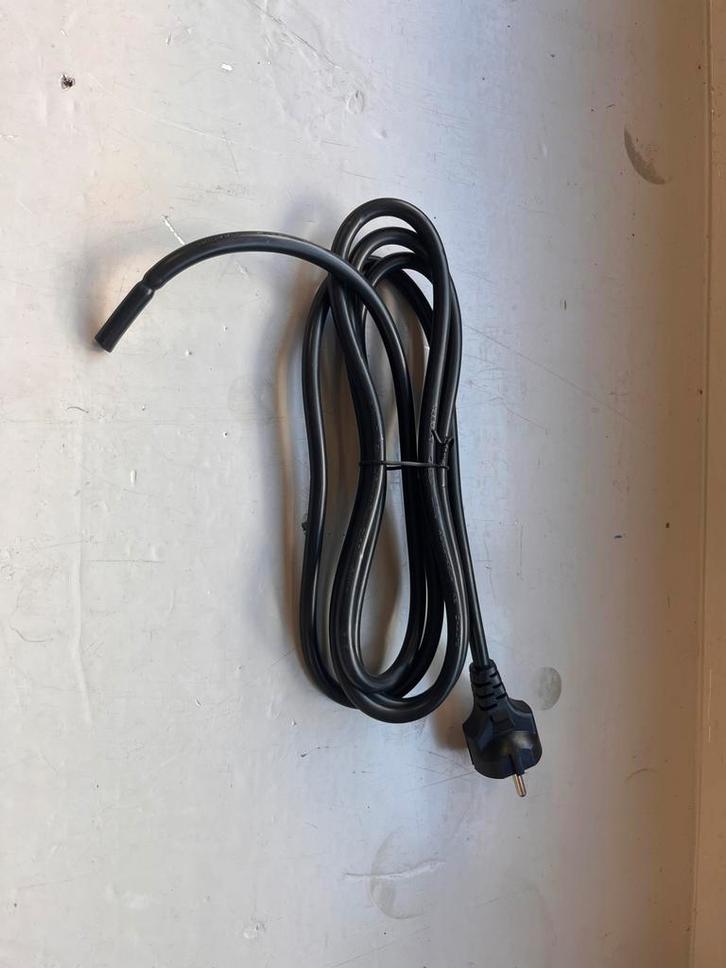 31x Voedingskabel met Aangegoten Stekker - 1.5mm2, Doe-het-zelf en Verbouw, Elektra en Kabels, Nieuw, Kabel of Snoer, Ophalen of Verzenden