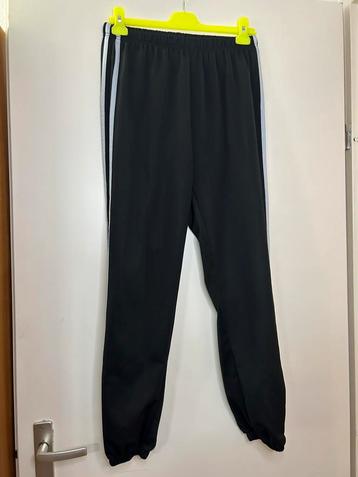 Dames jogging broek merk Shein maat 40/42 beschikbaar voor biedingen