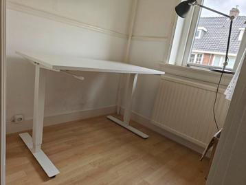 In hoogte verstelbaar bureau 120x60 wit