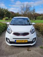 Kia Picanto X-treme 1.0 | 2015 | 197.968 km | Wit | Trekhaak, Voorwielaandrijving, Stof, Zwart, 400 kg