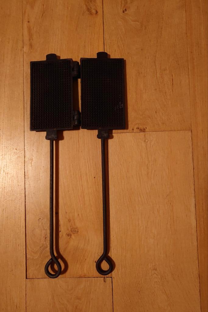 Oude Wafelijzer voor Open Vuur, Antiek en Kunst, Antiek | Keukenbenodigdheden, Ophalen of Verzenden