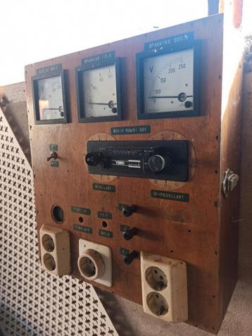 Oude Telefooncentrale/Bedienings kast  beschikbaar voor biedingen