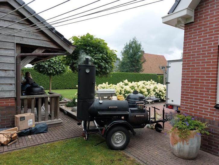 Bbq barbeque te huur smoker aanhanger pizza foodtruck, Tuin en Terras, Houtskoolbarbecues, Zo goed als nieuw, Ophalen
