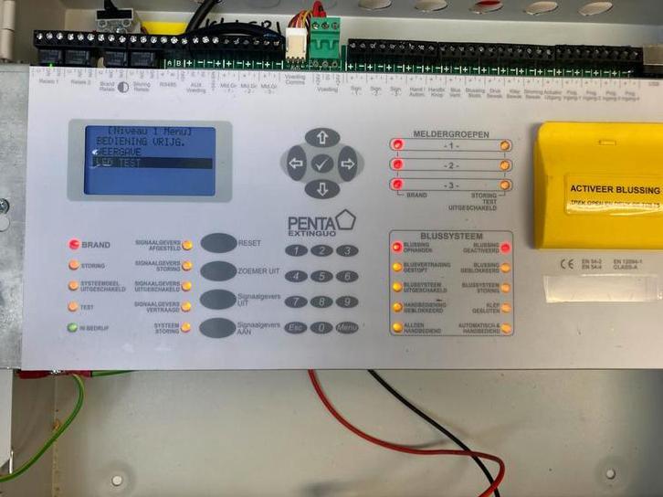 Brandblusinstallatie 2x 300bar (N2/Ar), Doe-het-zelf en Verbouw, Alarmsystemen, Gebruikt, Compleet systeem, Overige soorten, Ophalen