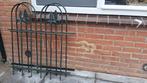 2 stuks groene gietijzeren hekken, Tuin en Terras, Tuinhekken en Hekwerk, Ophalen, IJzer, Sierhekwerk