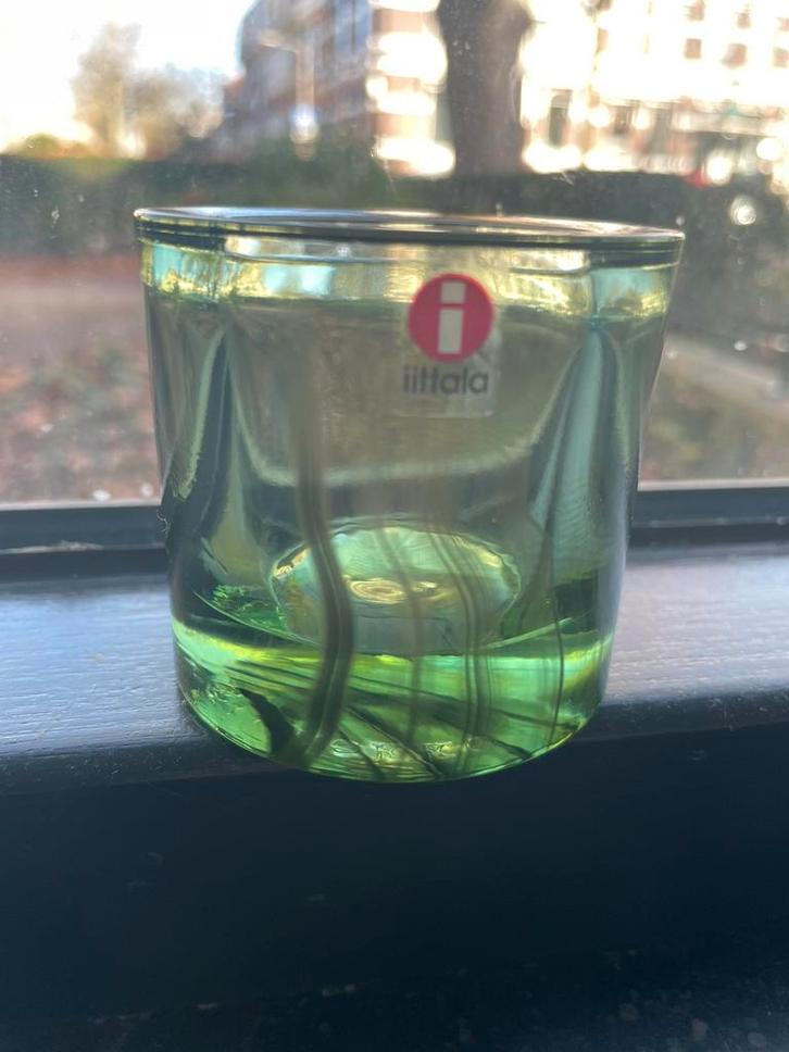 Iittala kivi groen gevlamd, Huis en Inrichting, Woonaccessoires | Kandelaars en Kaarsen, Zo goed als nieuw, Minder dan 25 cm, Overige materialen