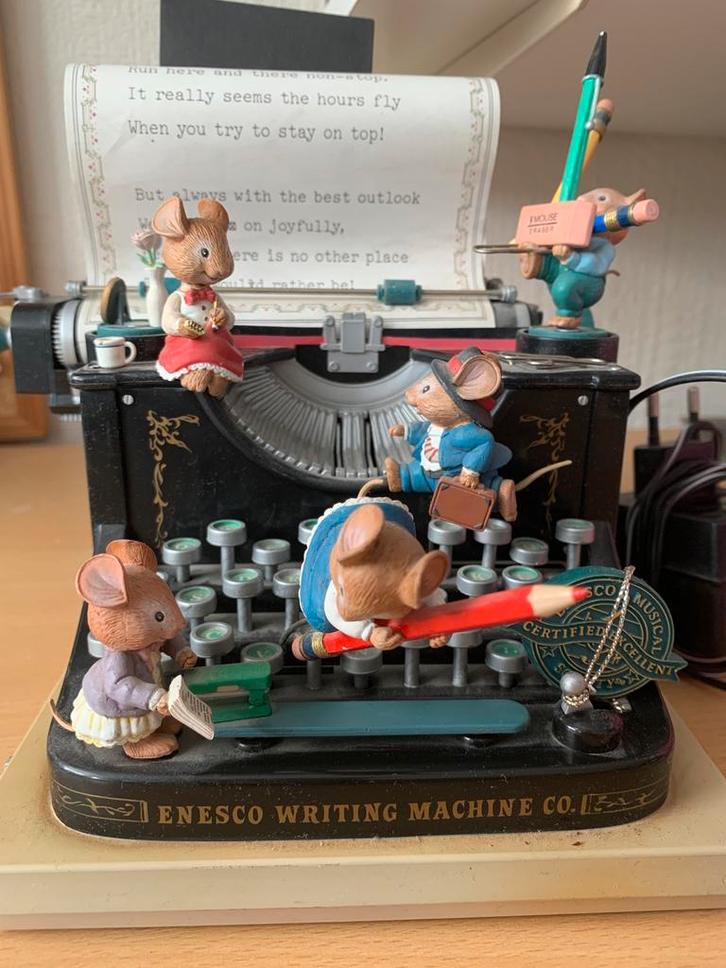 Vintage Enesco muziekdoos met muisjes, Verzamelen, Disney, Gebruikt, Beeldje of Figuurtje, Ophalen of Verzenden