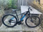 Mountainbike cube aim pro 17 inch + helm, Fietsen en Brommers, Fietsen | Mountainbikes en ATB, Overige merken, Zo goed als nieuw