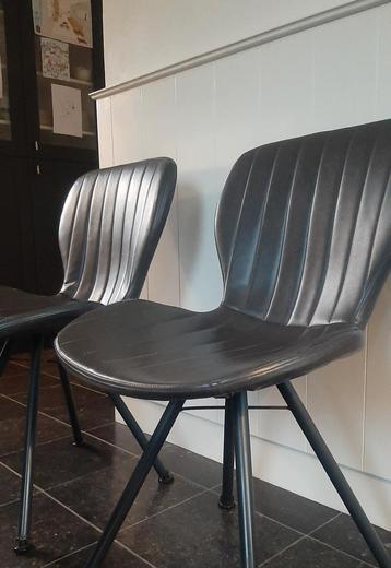 5 eetkamerstoelen  beschikbaar voor biedingen
