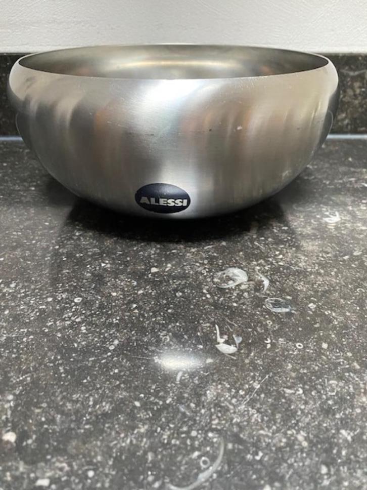Alessi kom van geborsteld roestvrij staal, Huis en Inrichting, Woonaccessoires | Schalen en Manden, Gebruikt, Schaal, Rond, Overige materialen