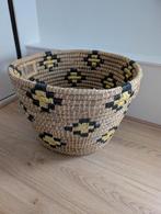 Rieten Ronde Mand met Decoratief Patroon, Huis en Inrichting, Woonaccessoires | Schalen en Manden, Ophalen, Gebruikt, Mand, Rond
