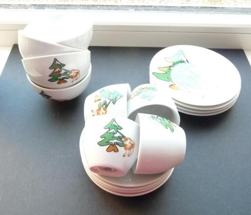 4 SETJES KERST KINDERSERVIES 16 ST VINTAGE ALS NIEUW, KERST, Verzamelen, Porselein, Kristal en Bestek, Zo goed als nieuw, Compleet servies