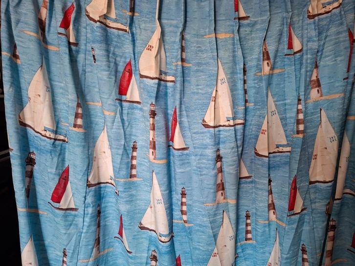 Gordijnen zeilboot motief/strand., Huis en Inrichting, Stoffering | Gordijnen en Lamellen, Gebruikt, 150 tot 200 cm, 150 tot 200 cm