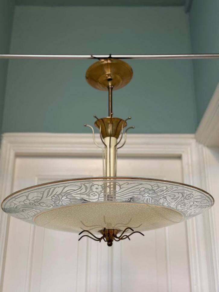 Vintage hanglamp, art deco, hollywood regency, Huis en Inrichting, Lampen | Hanglampen, Gebruikt, 50 tot 75 cm, Glas, Metaal, Ophalen