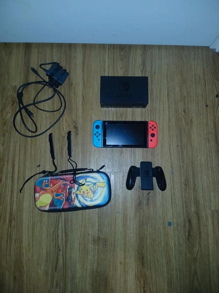 Nintendo Switch met accessoires, Spelcomputers en Games, Games | Nintendo Switch, Gebruikt, Avontuur en Actie, 1 speler, Vanaf 7 jaar