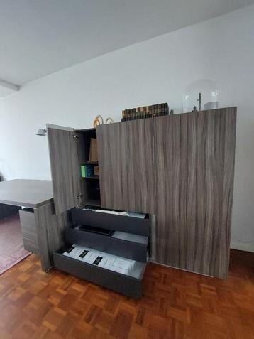 Woonkamer meubileer set bureau en kast beschikbaar voor biedingen