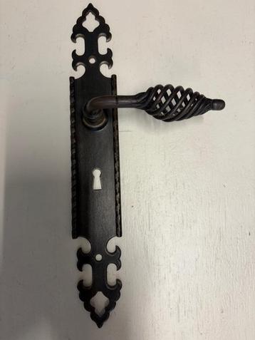 5 paar nostalgische deurkrukken met langschilden beschikbaar voor biedingen