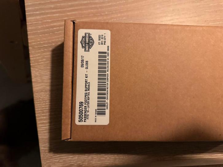 Harley Passenger Footpeg Mounting Kit OEM 50501128 FXDR 114, Computers en Software, Netwerk switches, Nieuw, Ophalen of Verzenden
