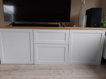 Witte IKEA Besta kast met ophangsysteem beschikbaar voor biedingen