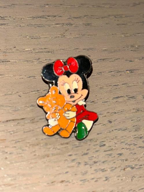 Baby minni mouse 2, Verzamelen, Speldjes, Pins en Buttons, Zo goed als nieuw, Speldje of Pin, Overige onderwerpen, Ophalen of Verzenden