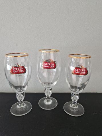 Stella Artois glazen 3 stuks op voetje. beschikbaar voor biedingen