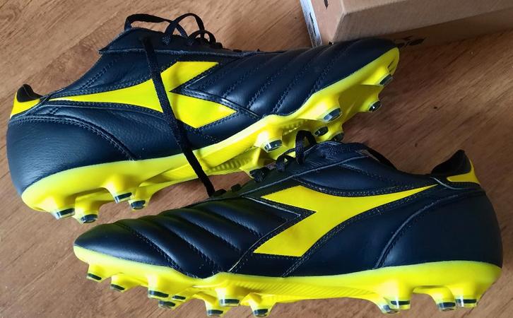 Voetbalschoenen Diadora ICON LT+ LP12 mt44.5 LEER, Sport en Fitness, Voetbal, Zo goed als nieuw, Schoenen, Maat XL, Ophalen