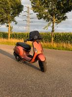 Roze vespa sprint icet met akrapovic, Fietsen en Brommers, Scooters | Vespa, Ophalen, Gebruikt, Overige modellen, 50 cc
