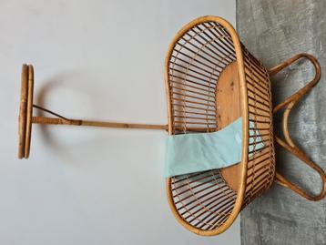 Vintage wieg  beschikbaar voor biedingen