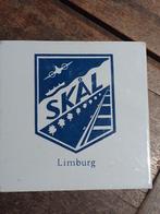 Wandtegel SKAL Limburg 15x15cm, Antiek en Kunst, Antiek | Wandborden en Tegels, Ophalen of Verzenden