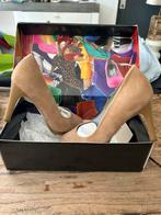 Colori mt 38 suede nude pumps, Colori, Beige, Ophalen of Verzenden, Zo goed als nieuw