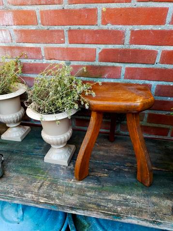 Vintage houten melkkrukje krukje plantentafeltje  beschikbaar voor biedingen