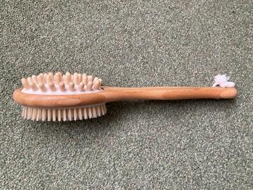 Nieuwe ongebruikte badborstel, rugborstel, doucheborstel. beschikbaar voor biedingen