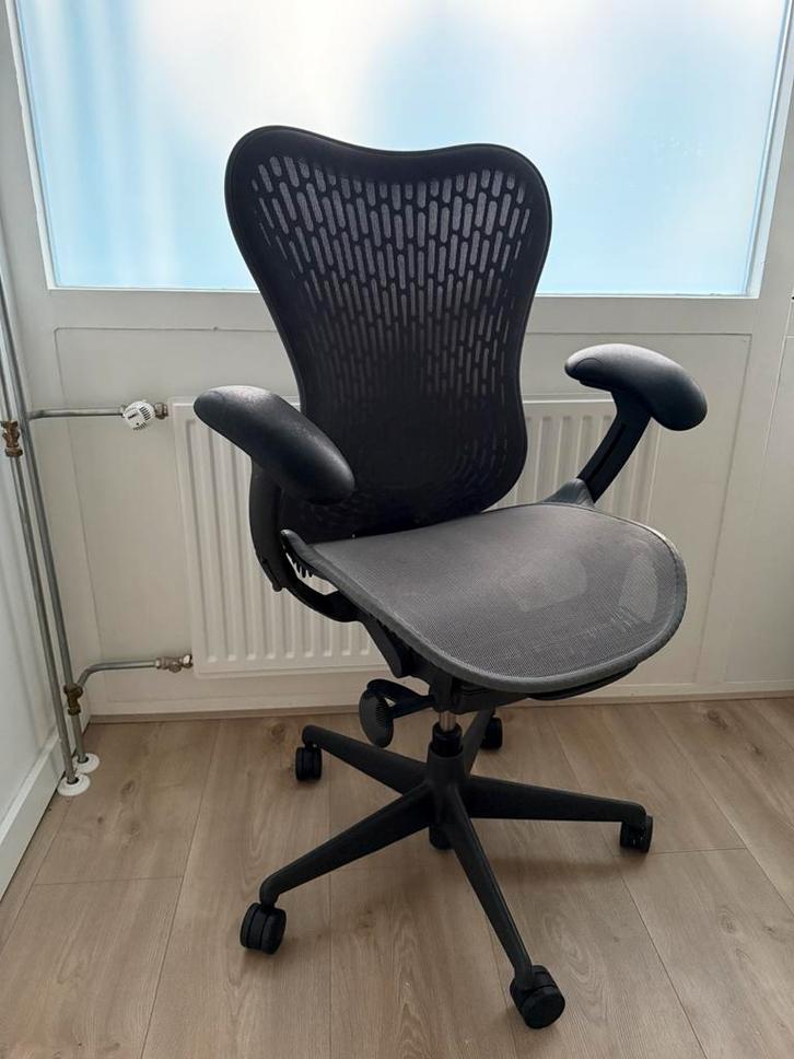 Herman Miller Mirra v2 luxe bureaustoel (Als Nieuw!), Huis en Inrichting, Bureaustoelen, Zo goed als nieuw, Zwart, Ophalen of Verzenden