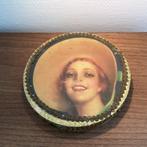 Art nouveau mooie doos met dame charleston 20x 4 cm, Antiek en Kunst, Ophalen of Verzenden