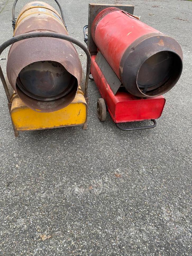 2x hete lucht heaters, Doe-het-zelf en Verbouw, Verwarming en Radiatoren, Gebruikt, Kachel, 30 tot 80 cm, Minder dan 60 cm, Ophalen of Verzenden